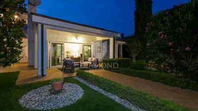 Kuća 290 m², Poreč - bazen i velika okućnica - 18