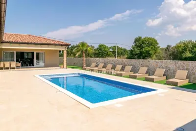 House 250 m², Briševo - pool and covered kitchen - 2