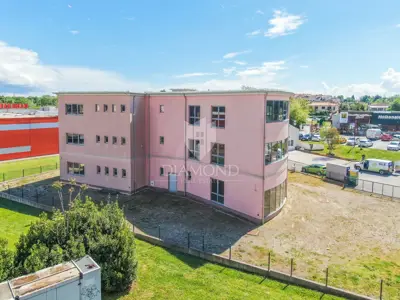 Geschäftsgebäude 1.261 m², Rovinj - 30 Parkplätze - 10