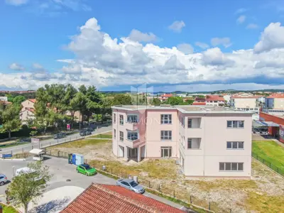 Geschäftsgebäude 1.261 m², Rovinj - 30 Parkplätze - 6
