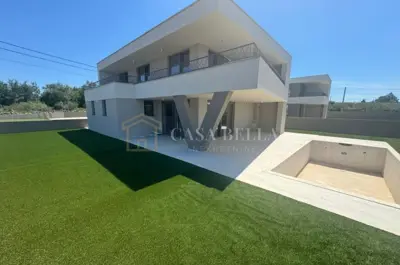 Krk, Dobrinj, urbana vila