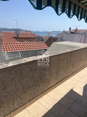 Kamena kuća u Vodicama, centar - poslovni prostor i terasa - 10