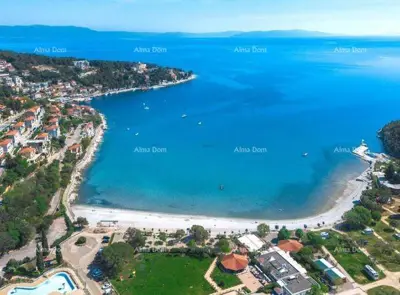 Stan 57 m², Labin centar - trosoban s vrtom - 16