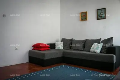 Stan 57 m², Labin centar - trosoban s vrtom - 2