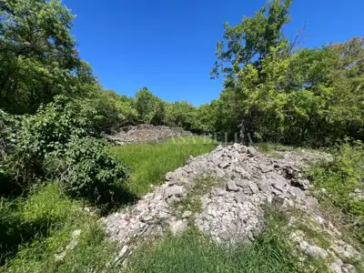 Otok Krk – Rijetkost na tržištu! Kamena kuća s velikim građevinskim ze - 5