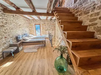 Buje, Grožnjan, istarska kamena kuća s bazenom!
