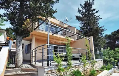 Tisno kuća s pogledom na more