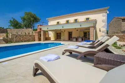 Steinhaus 144 m², Vrbnik - Pool und großes Grundstück - 2