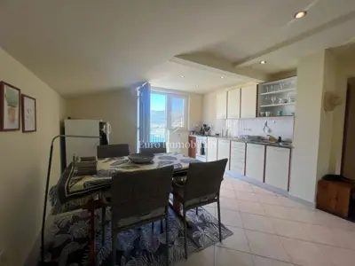Kuća u Donjem Karinu, pogled na more i 100 m od plaže - 21