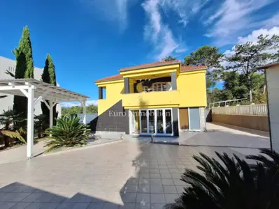 Malinska - samostojeća kuća s bazenom, 100 m od plaže - 2
