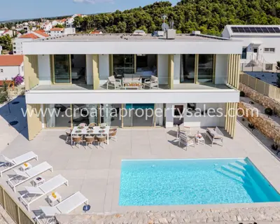 Haus, Brač, 274 m², 1 300 000 €