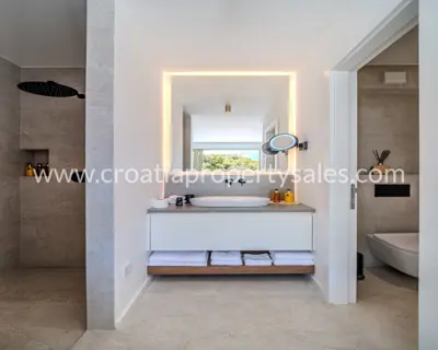Kuća, Brač, 274 m², 1 300 000 € - 3