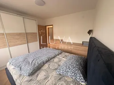 Apartment 96.5 m², Gornje Vrapče - 3 bedrooms and terrace - 12