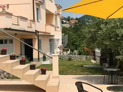 Opatija, Umgebung, Villa mit sieben Apartments, Pool und Meerblick - 7
