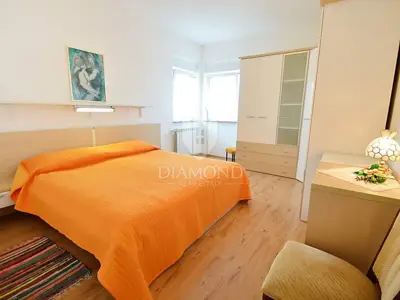 Opatija, Umgebung, Villa mit sieben Apartments, Pool und Meerblick - 20