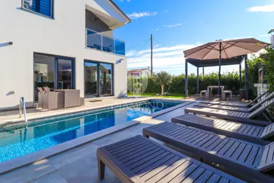 Poreč, Umgebung, wunderschönes modernes Haus mit Pool! - 3