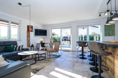 Poreč, Umgebung, wunderschönes modernes Haus mit Pool! - 9