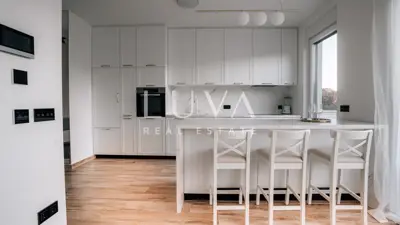 Remete, luxurious 4-room penthouse 165 m² + 2 parking spaces for rent - 6