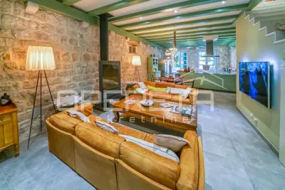 House for sale in Vis, 440 m² - 19