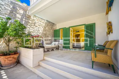 House for sale in Vis, 440 m² - 16