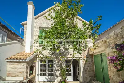 House for sale in Vis, 440 m² - 4