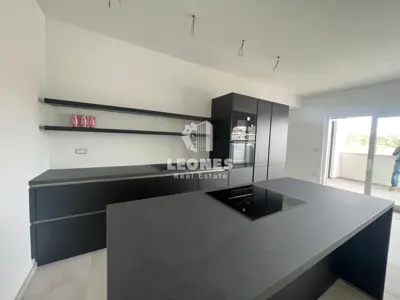 Stan 83 m², Novigrad - pogled na more i terasa - 5