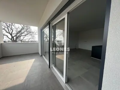 Stan 83 m², Novigrad - pogled na more i terasa - 10