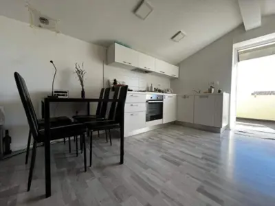 Doppelhaus 120 m², Poreč - zwei Wohnungen und Hof - 13