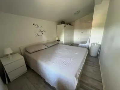 Doppelhaus 120 m², Poreč - zwei Wohnungen und Hof - 17