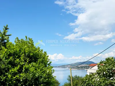 NOVI VINODOLSKI-KLENOVICA-STAN 54 m² SA OKUĆNICOM