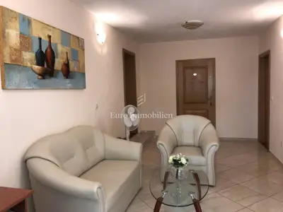 Kuća 387 m², Promajna - 8 apartmana, 300 m od mora - 10