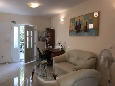 Kuća 387 m², Promajna - 8 apartmana, 300 m od mora - 11