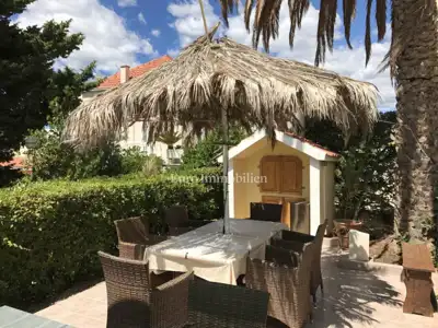 Kuća 387 m², Promajna - 8 apartmana, 300 m od mora - 5