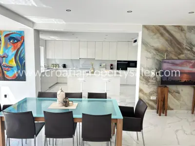 Kuća, Hvar, 220 m², 1 300 000 €