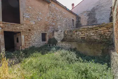 House, Vodnjan center, courtyard 30 m² and authentic Istrian style - 2