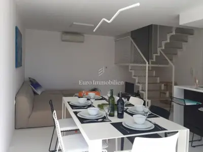 Stan 82 m², Krk - pogled na more i uređena okućnica - 12