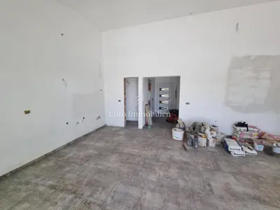 Moderna kuća s pogledom na more i infinity bazenom - novogradnja Labin - 7
