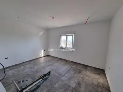 Moderna kuća s pogledom na more i infinity bazenom - novogradnja Labin - 4