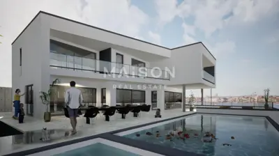 Luxury defined by space, views and privacy - 1