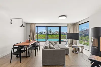 Villa 211,8 m², Krnica - Pool und überdachte Terrasse - 5