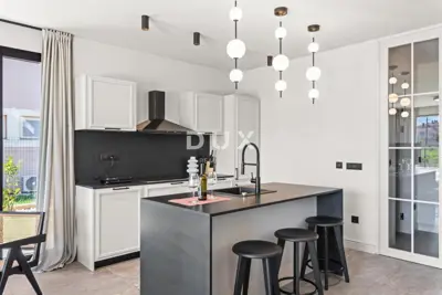 Villa 211,8 m², Krnica - Pool und überdachte Terrasse - 8