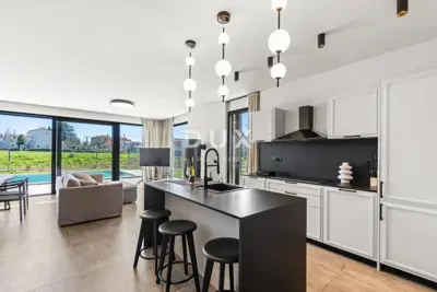 Villa 211,8 m², Krnica - Pool und überdachte Terrasse - 6