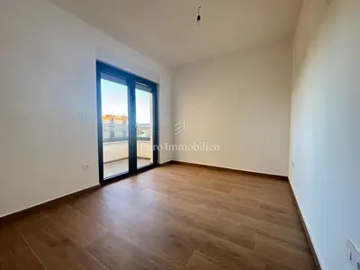 Stan s bazenom u novogradnji - Povljana - 4