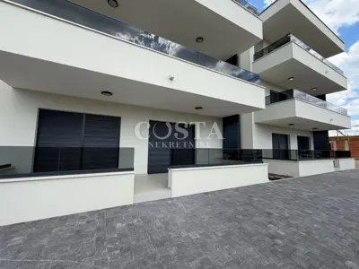 Stan 67 m², Sukošan - prizemlje, terasa i 2 parkirna mjesta