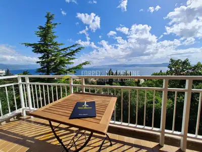 Apartment 76 m², Novi Vinodolski, 200 m from the sea and terrace with a view