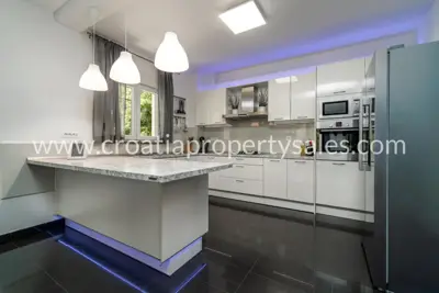 Kuća, Omiš, 350 m², 1 250 000 € - 6