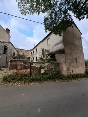 ISTRA, PAZIN - Detached stone house for partial renovation - 21