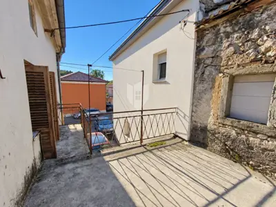 Kuća 160 m², Klana - centar, 3 spavaće sobe i terasa - 14