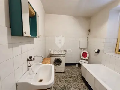 Kuća 160 m², Klana - centar, 3 spavaće sobe i terasa - 19