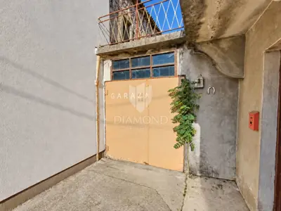 Kuća 160 m², Klana - centar, 3 spavaće sobe i terasa - 15